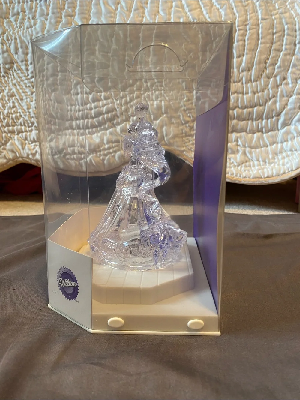 Wilton clear plastic wedding cake topper bride groom figurine